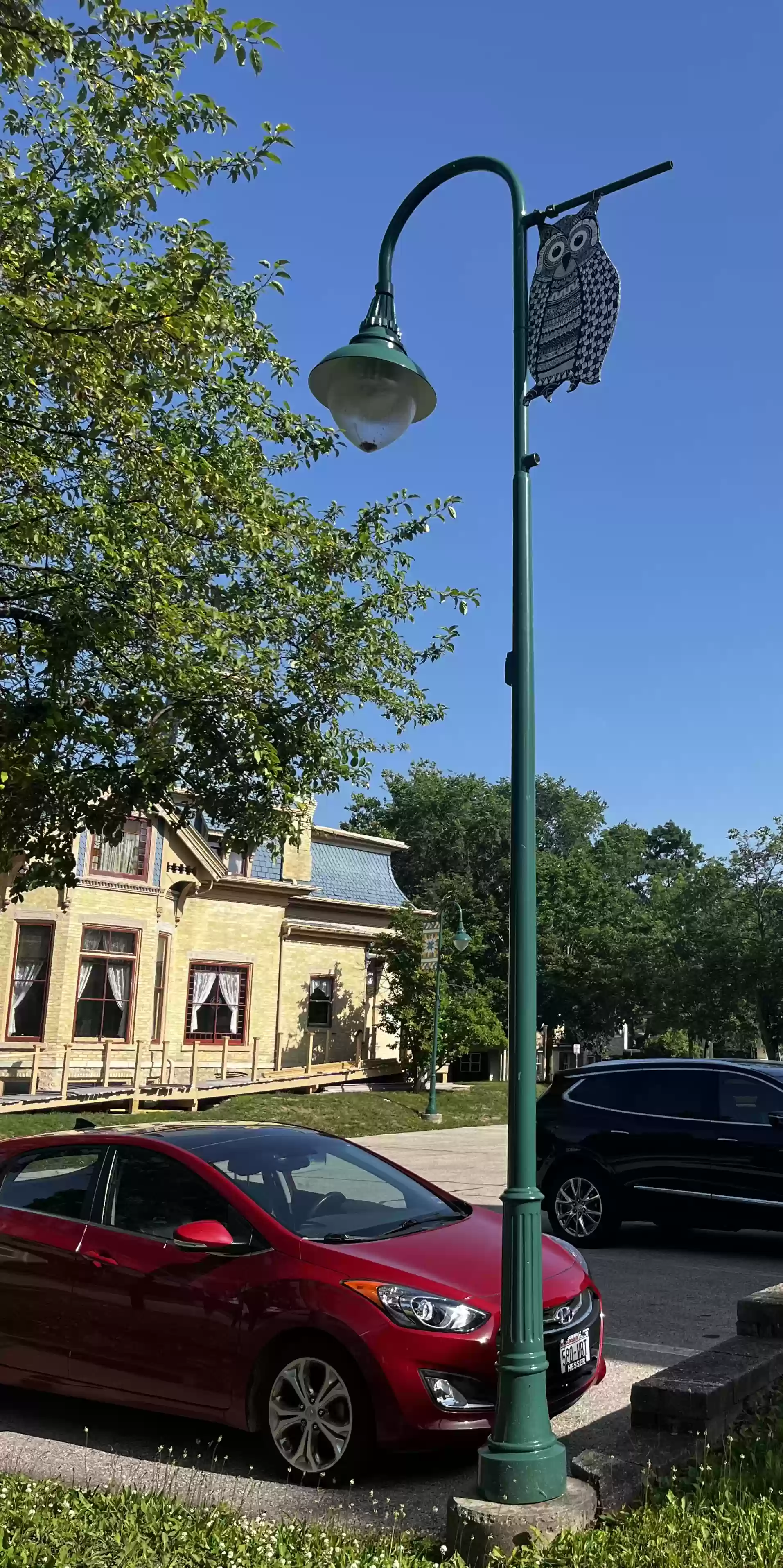 Lamp Post with house in background